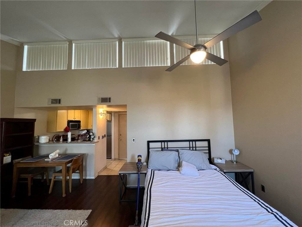 5325 Newcastle Ave #330 - Photo 6 of 25