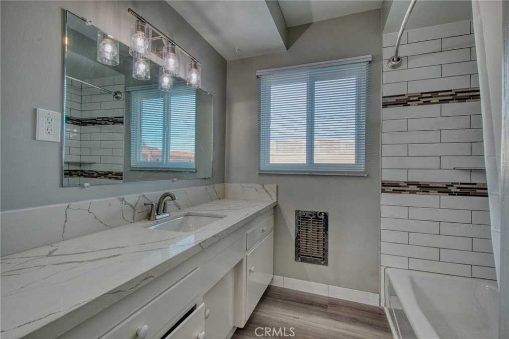 12711 Grevillea Ave #C - Photo 6 of 22