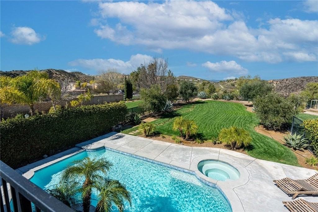 28201 Springvale Ln - Photo 5 of 46