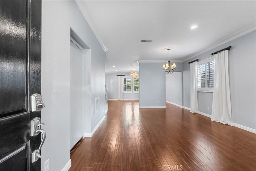 28201 Springvale Ln - Photo 6 of 46