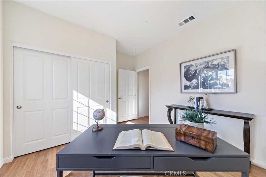 961 E Phillips Blvd #01 - Photo 7 of 25