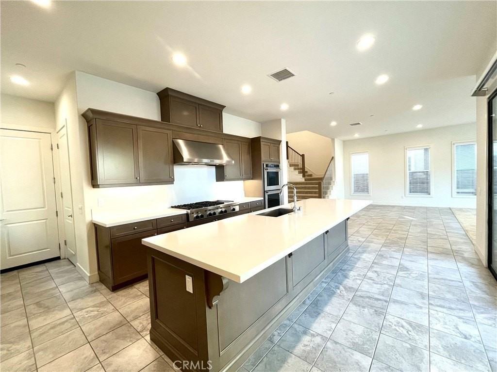 12040 Estrella Pl - Photo 7 of 32