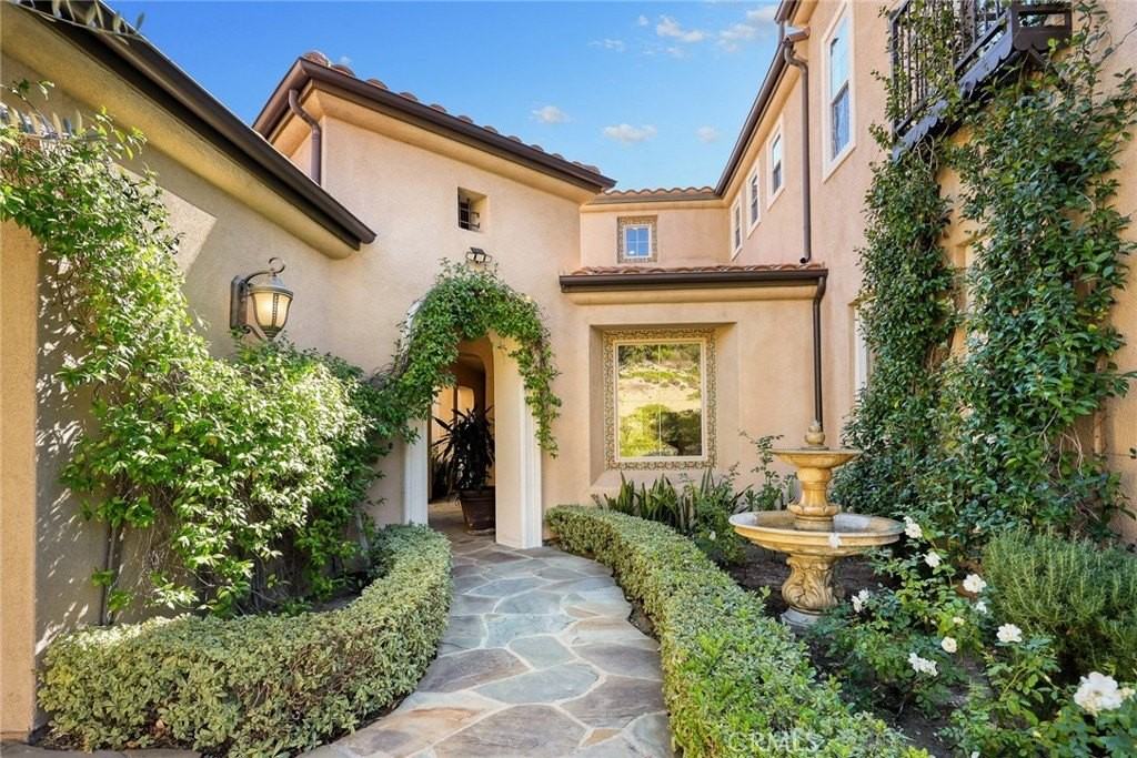 19668 Three Oaks Ln - Photo 4 of 45