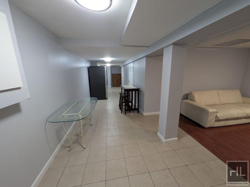 335 Jerome St - Photo 2 of 10