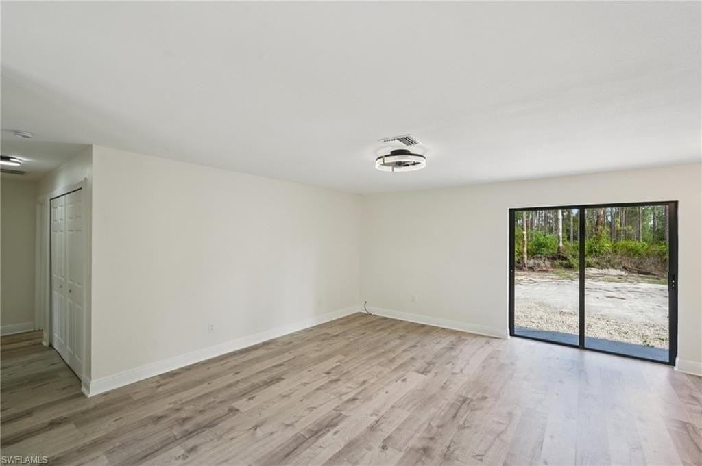 1503 E 14th St - Photo 5 of 30