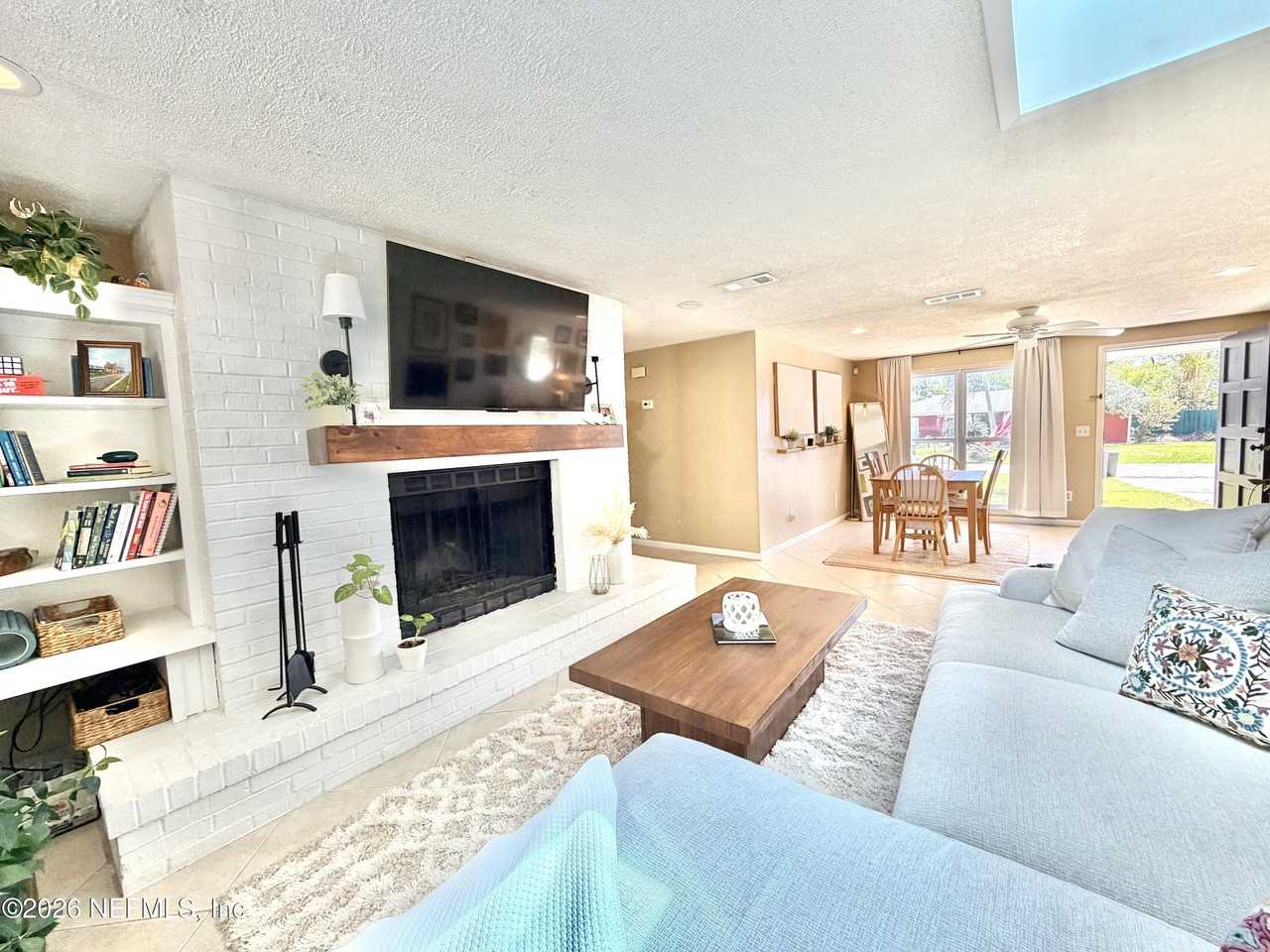 25 Seatrout St - Photo 4 of 40