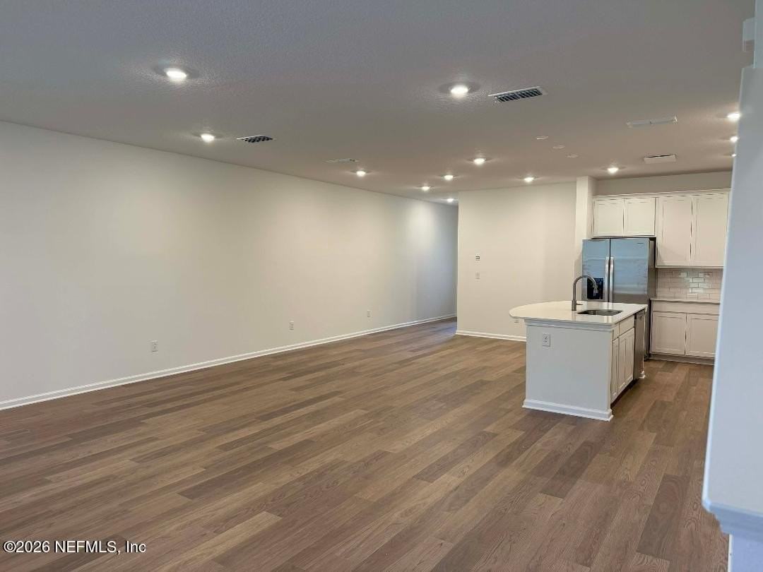 403 Woods Ln - Photo 4 of 16