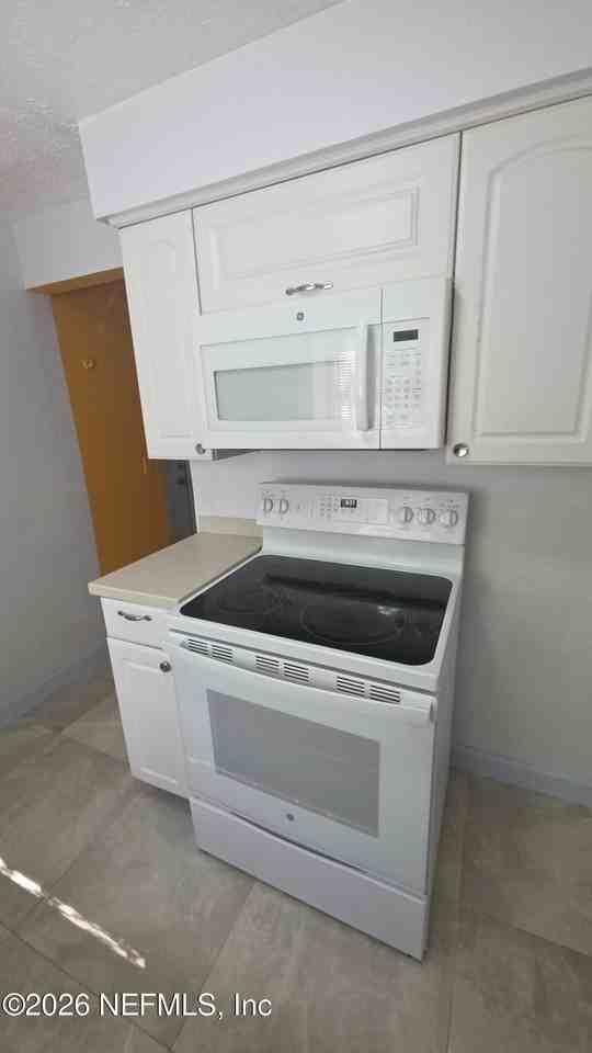 10791 Luana Dr N - Photo 5 of 20