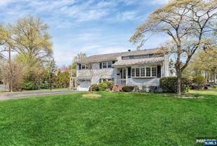 542 Nagle St - Photo 1 of 1