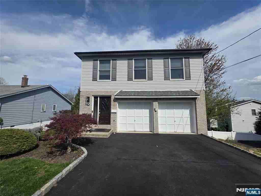 194 8th St - Photo 2 of 34