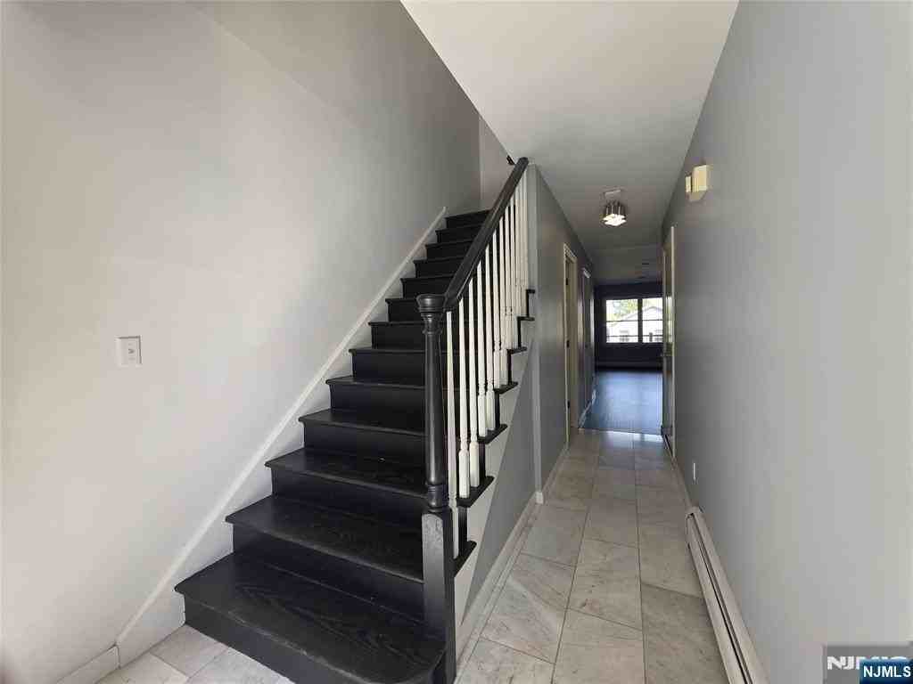 194 8th St - Photo 3 of 34