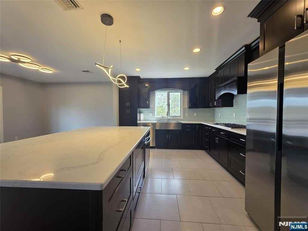 194 8th St - Photo 6 of 34