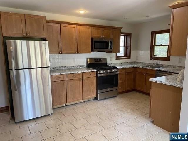 99 Lincoln Ave - Photo 5 of 22