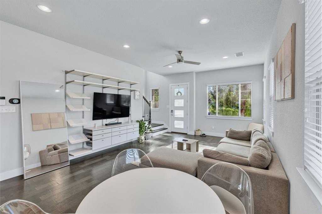 228 Wimberly St - Photo 3 of 32