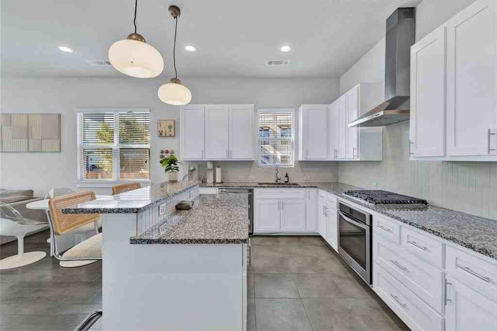 228 Wimberly St - Photo 6 of 32