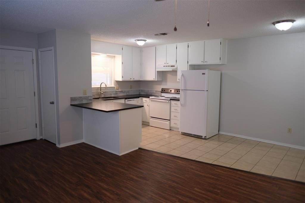 4919 Lovell Ave #4919 - Photo 2 of 18