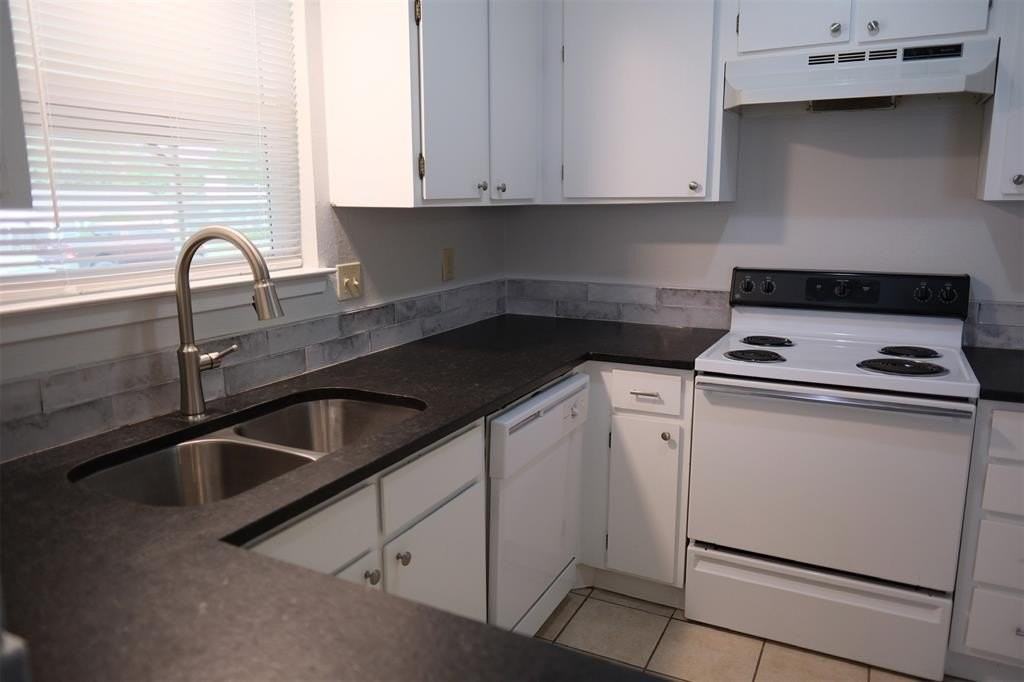 4919 Lovell Ave #4919 - Photo 4 of 18