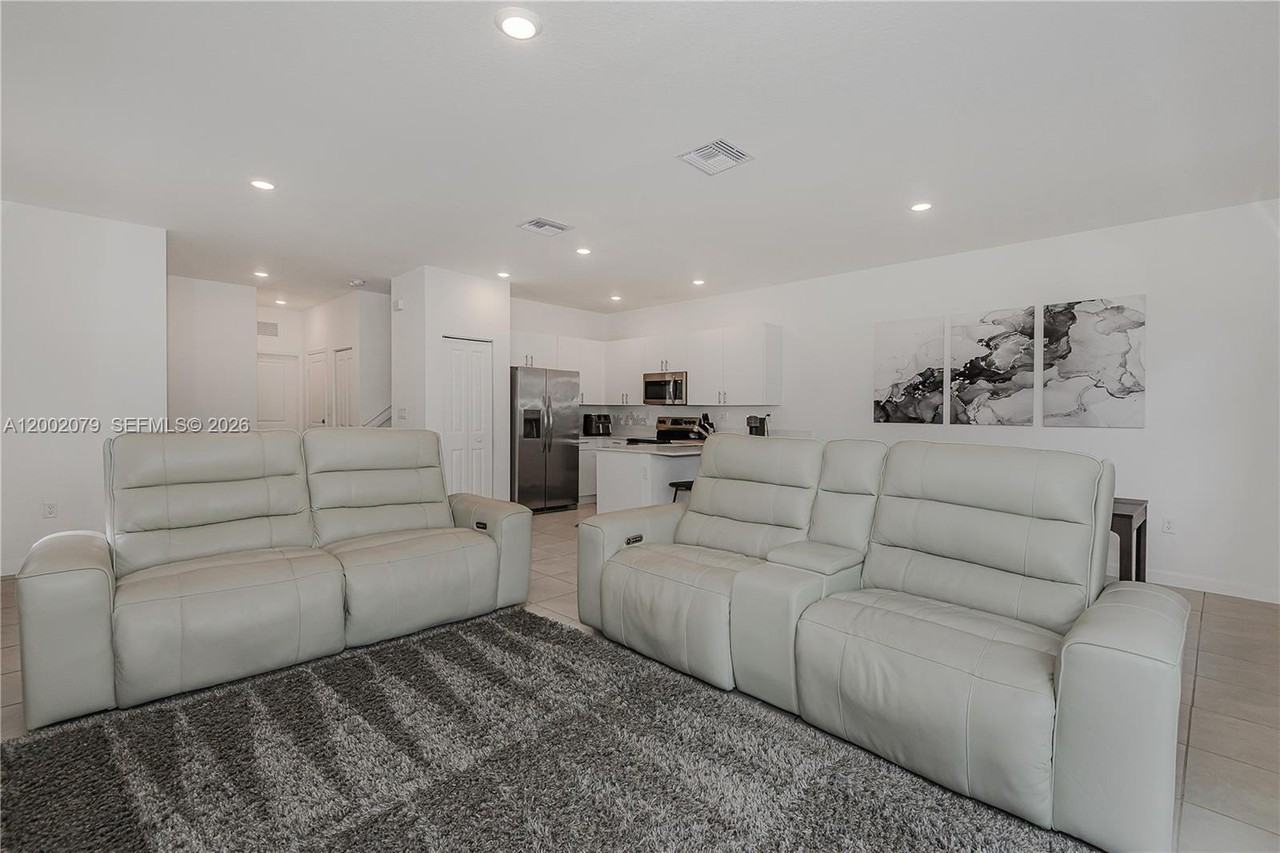 13037 Sw 286th Way - Photo 3 of 8