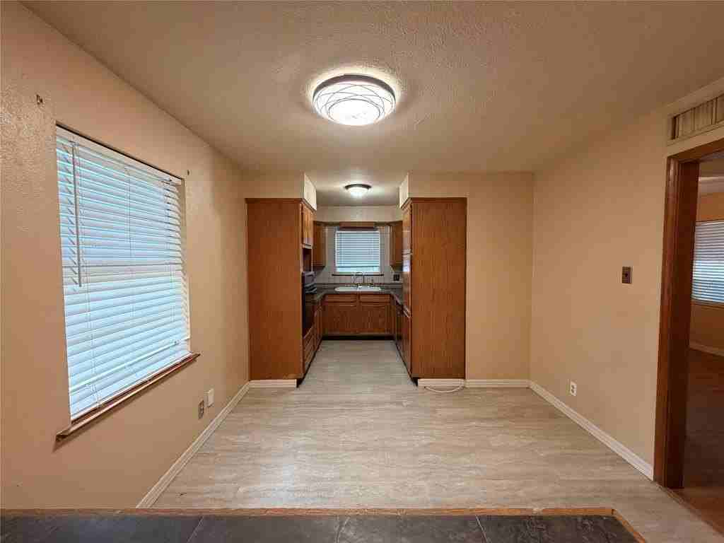 1416 Norwood Dr - Photo 5 of 17