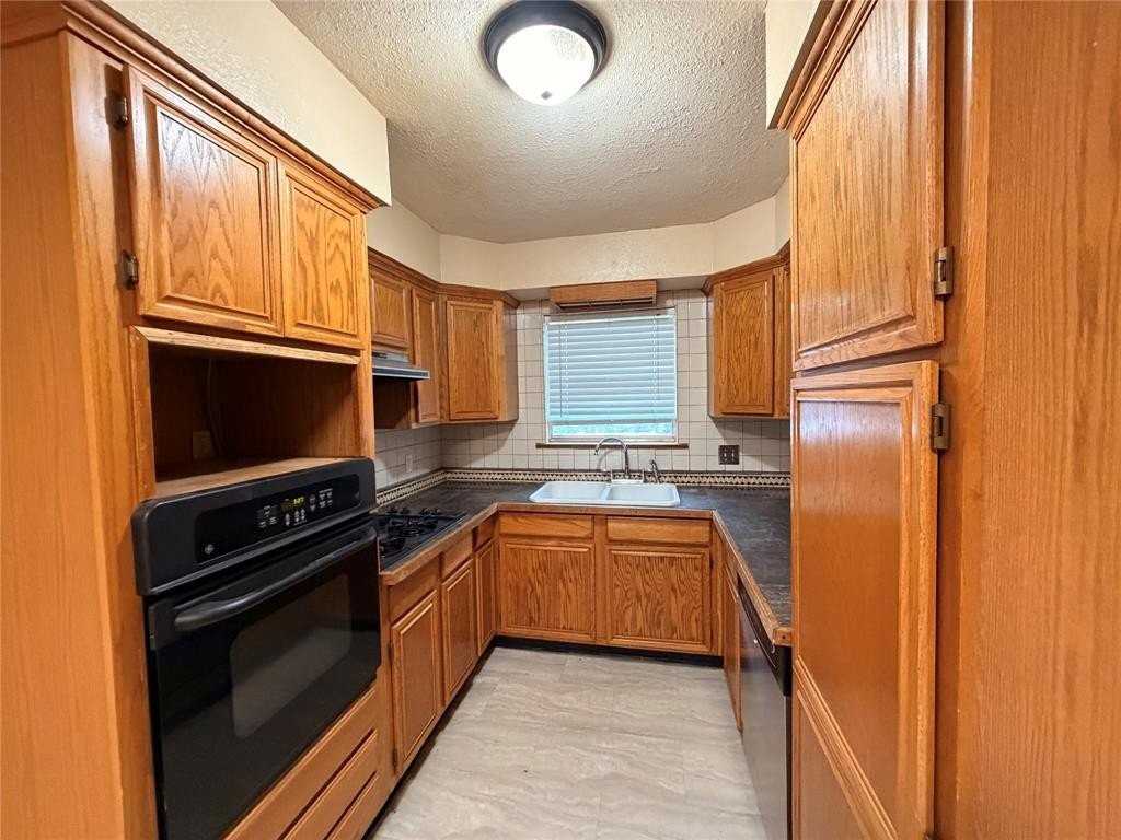 1416 Norwood Dr - Photo 6 of 17