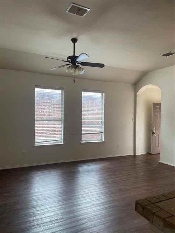 1428 Ravenwood Dr - Photo 3 of 7