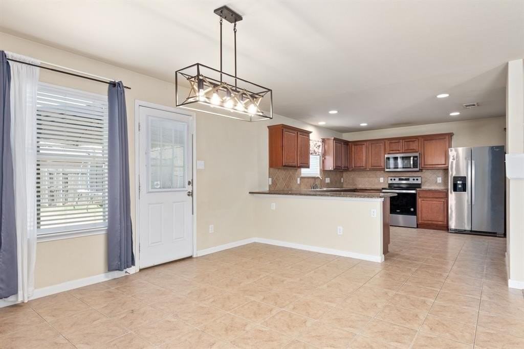 9105 Sun Haven Way - Photo 5 of 16