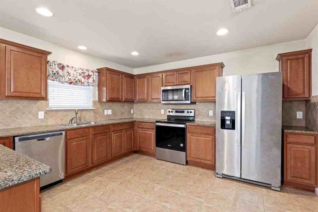 9105 Sun Haven Way - Photo 6 of 16