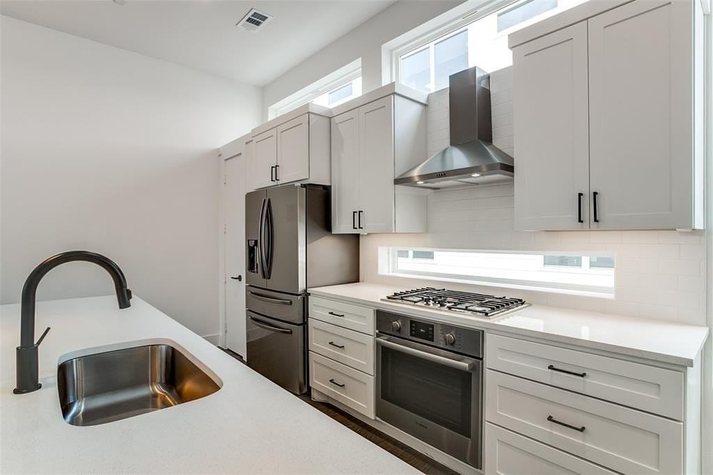 5708 Lindell Ave #102 - Photo 2 of 25