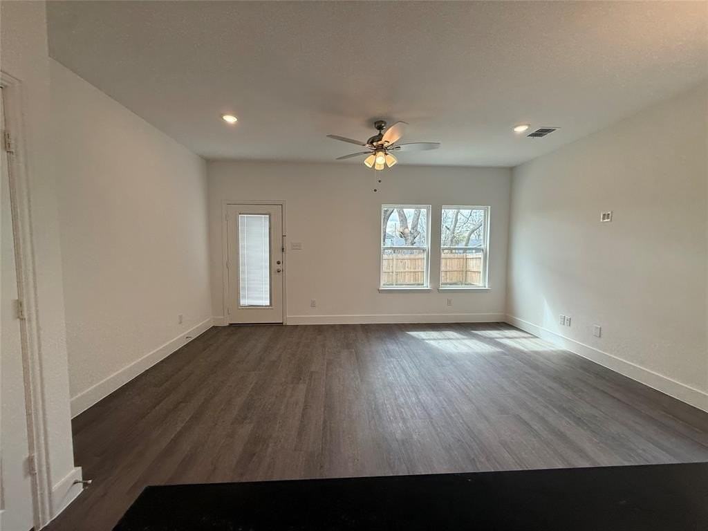 412 E 7th St #2 - Photo 3 of 18