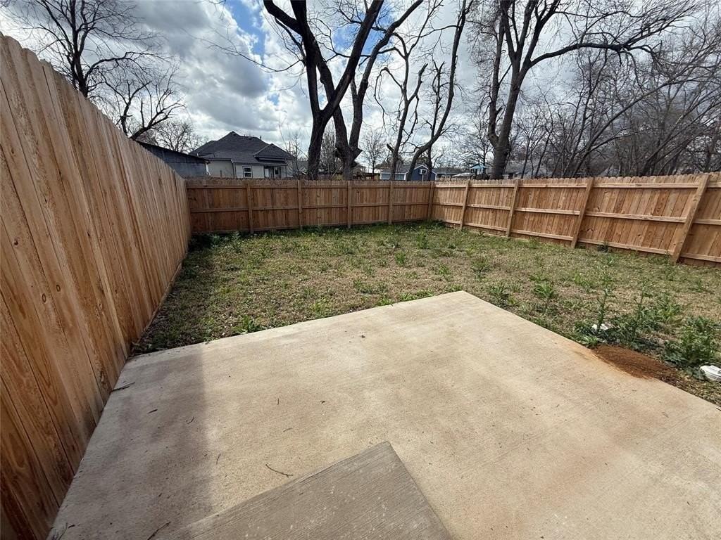 412 E 7th St #2 - Photo 7 of 18