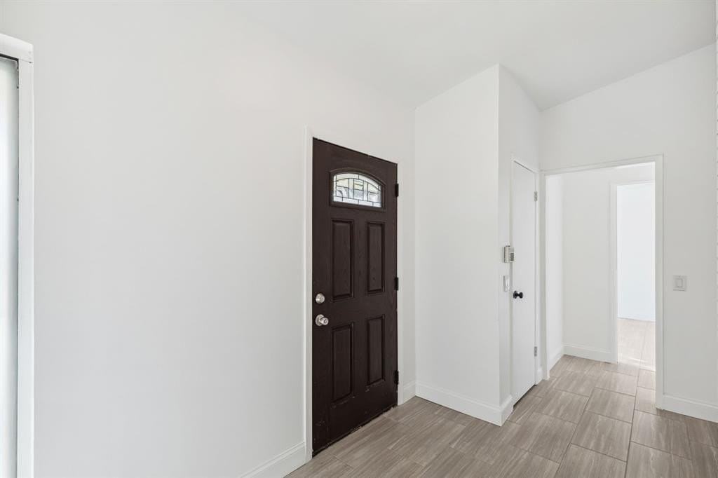 2129 Richland Dr - Photo 3 of 27