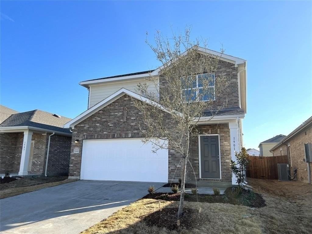 1901 Chapel Hill Rd - Photo 2 of 37