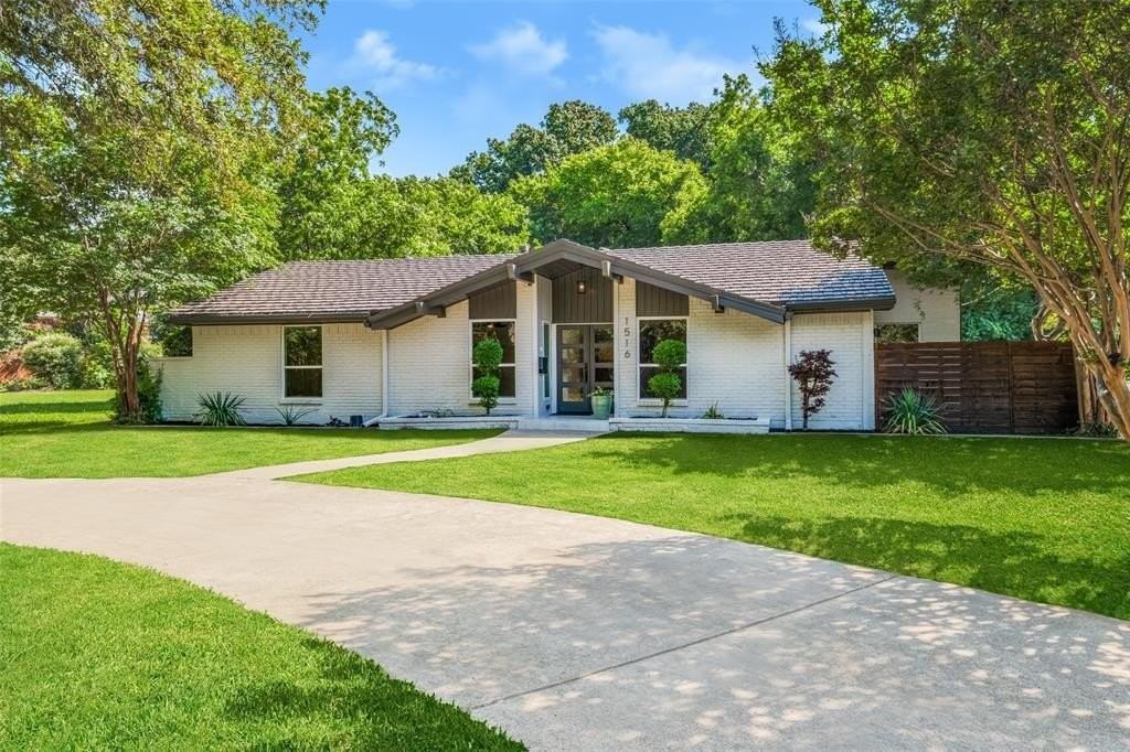 1516 W Five Mile Pkwy - Photo 2 of 30