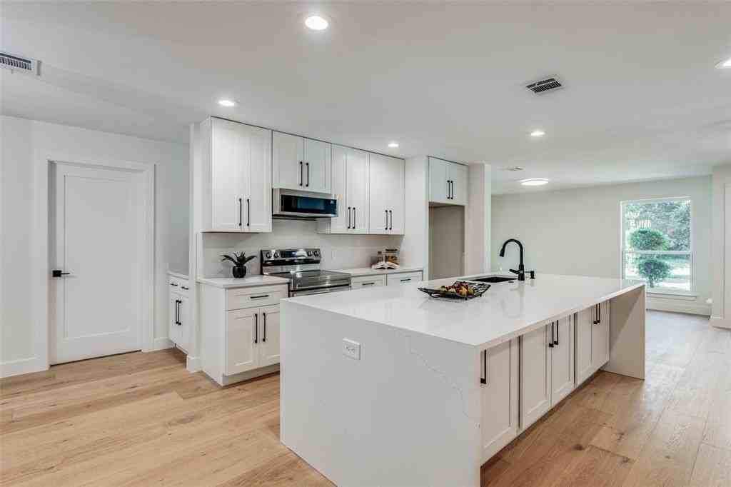 1516 W Five Mile Pkwy - Photo 6 of 30