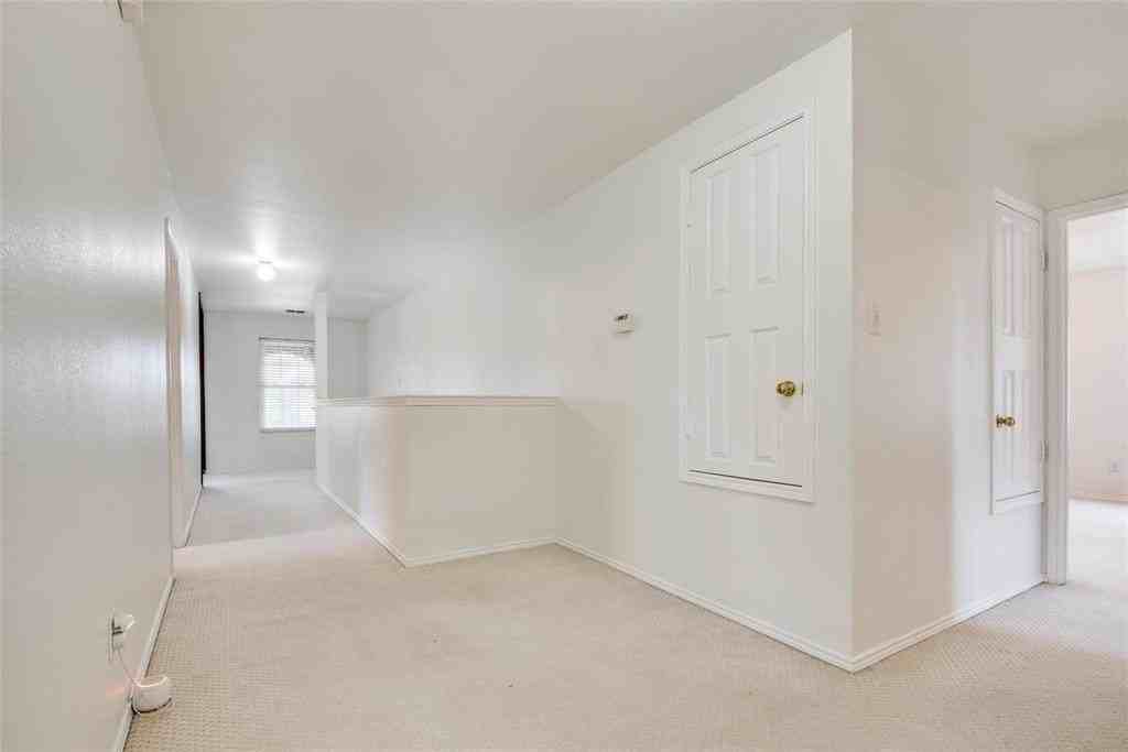 9720 Kingsmill Dr - Photo 2 of 25