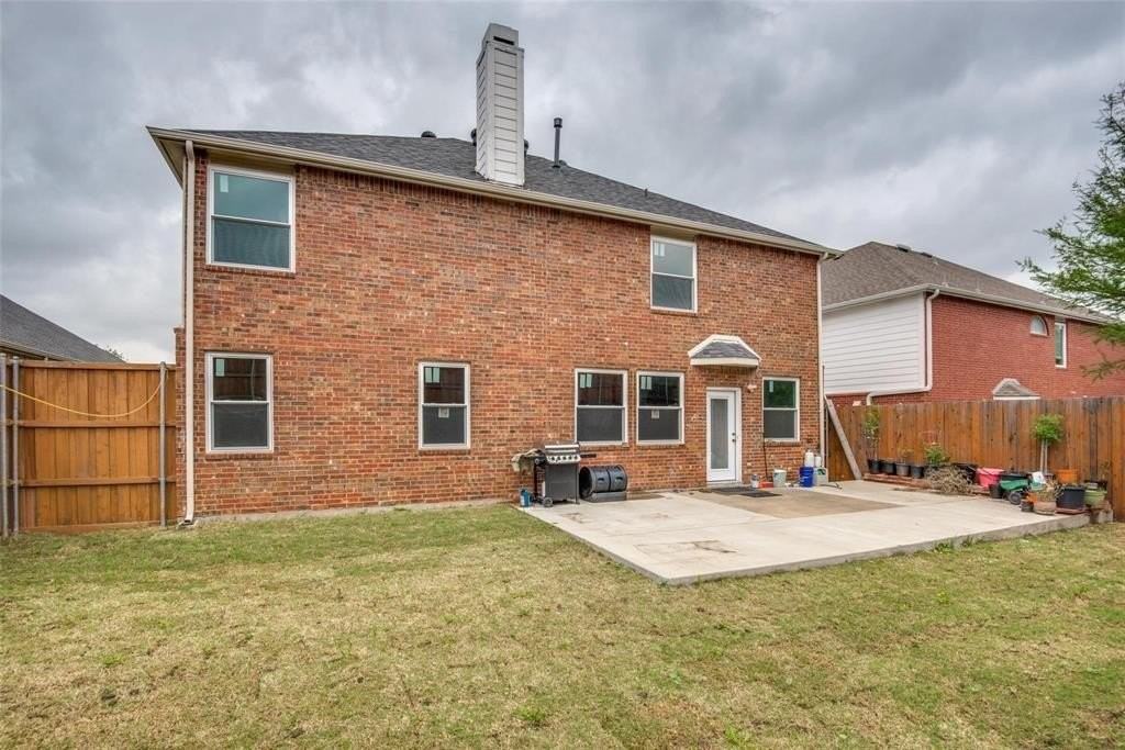 9720 Kingsmill Dr - Photo 3 of 25