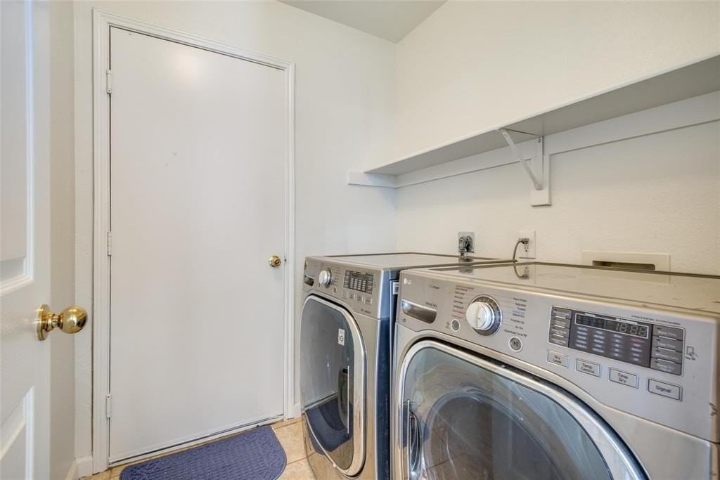 9720 Kingsmill Dr - Photo 4 of 25
