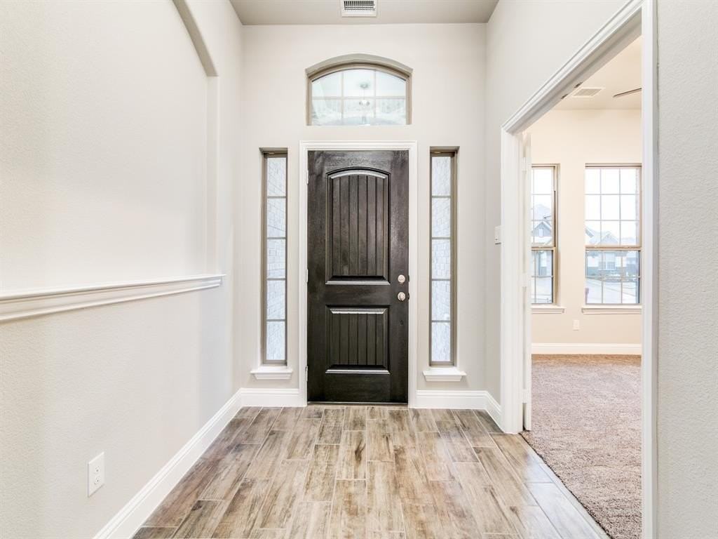 430 Oleander Dr - Photo 3 of 26