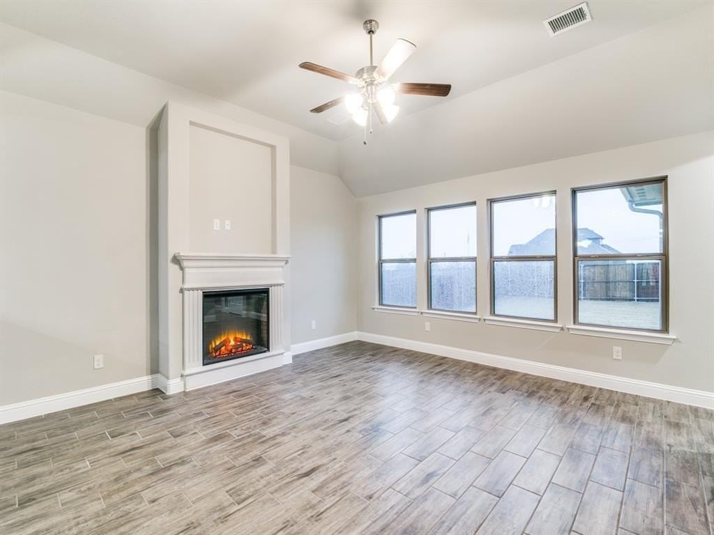 430 Oleander Dr - Photo 4 of 26