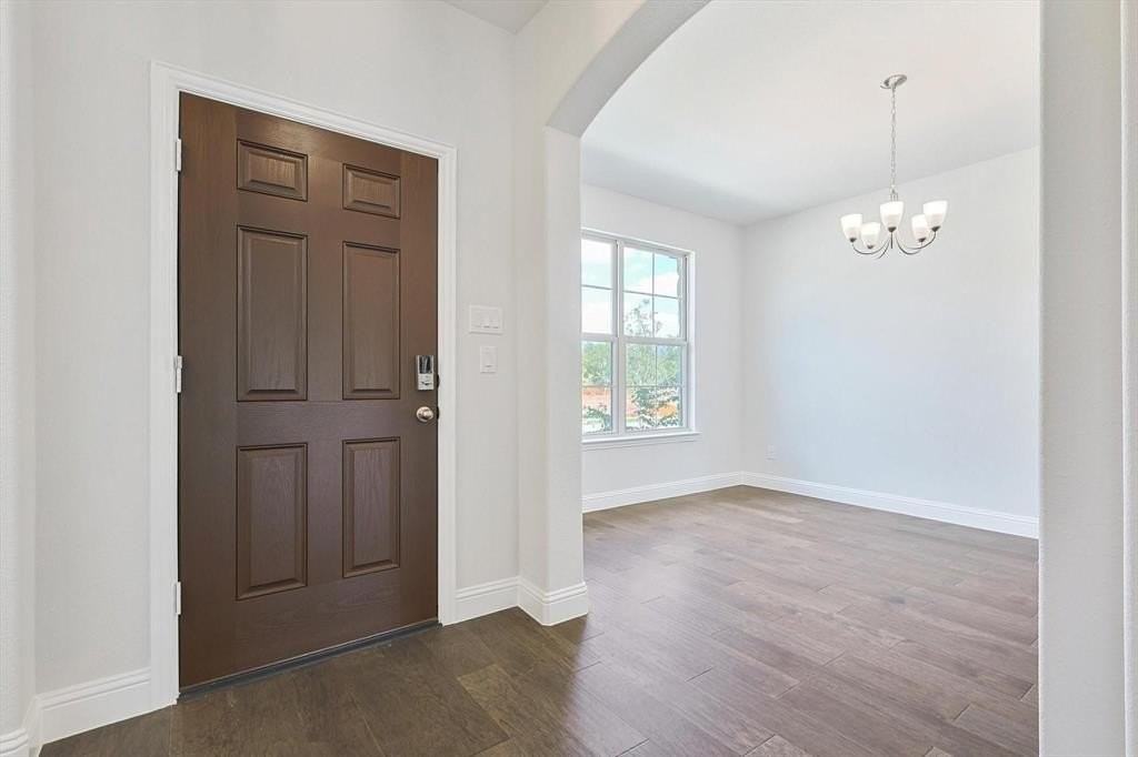 1752 Blakely Pl - Photo 5 of 29