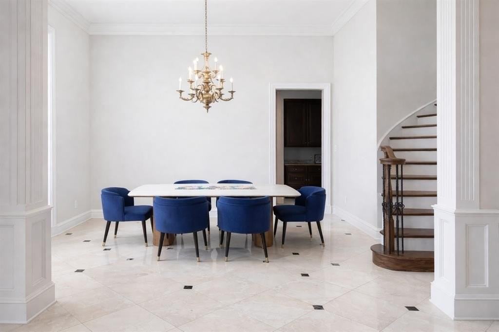 5933 King William Dr - Photo 7 of 25