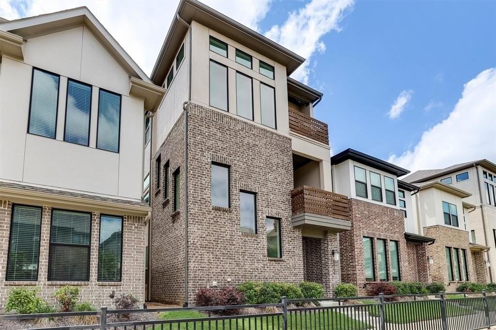 8044 Zeppos Dr - Photo 2 of 28