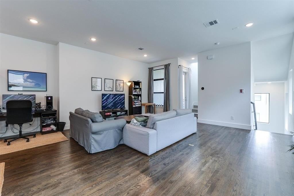 8044 Zeppos Dr - Photo 5 of 28