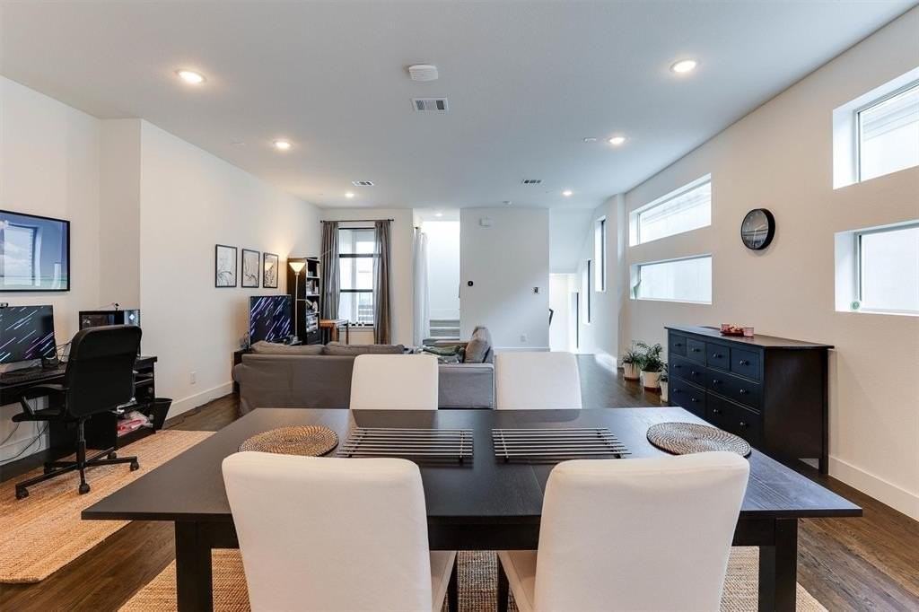 8044 Zeppos Dr - Photo 6 of 28