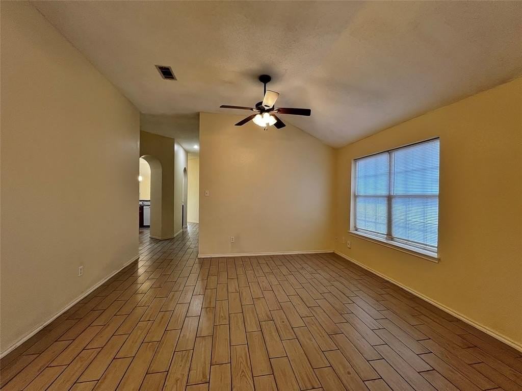 609 Blueberry Hill Ln - Photo 5 of 19