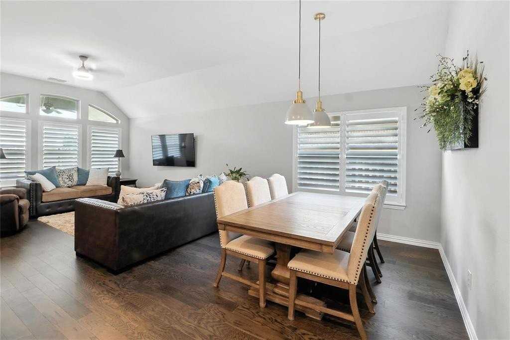 5512 Pebble Dr - Photo 5 of 26