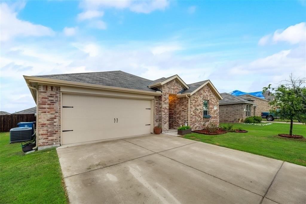 315 Patina St - Photo 2 of 23