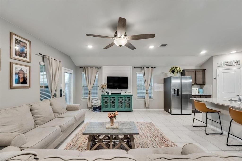 315 Patina St - Photo 6 of 23