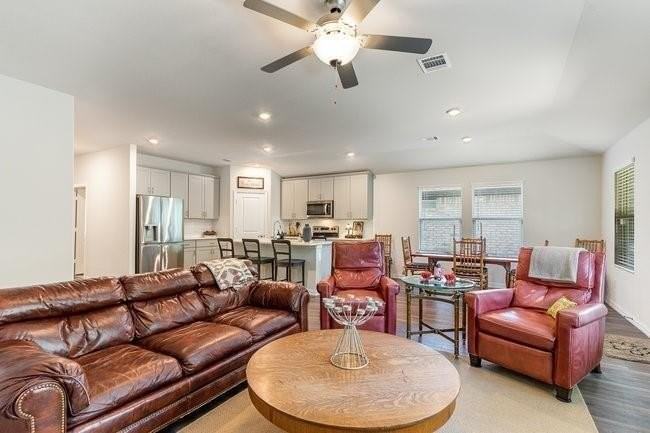 5017 Bailey Way - Photo 6 of 28