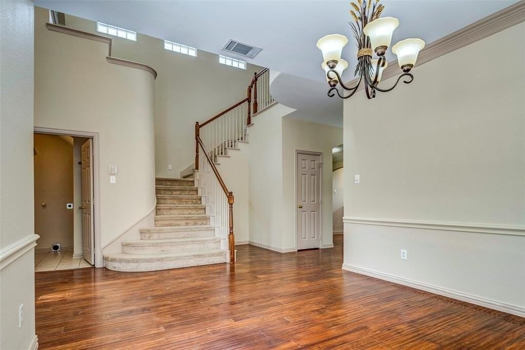 5517 Hidden Creek Ln - Photo 6 of 37